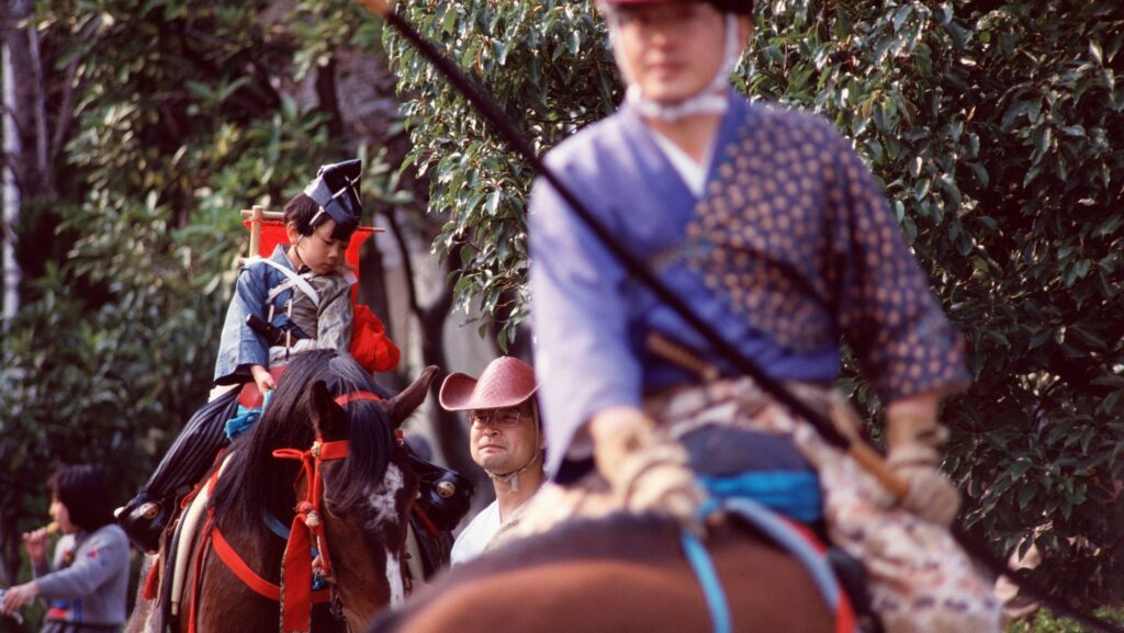 Archer on the back of a horse